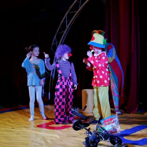 Zirkus w (c) Kuddelmuddel